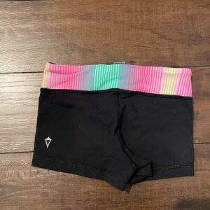 Girls ivivva sz 6 shorts some stickiness reversible to all black